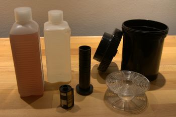 Delavnica Analogne fotografije in razvijanje črnobelih filmov