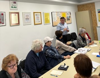 Uporaba pametnih telefonov - delavnica za digitalno vključenost starejših