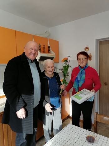 Ob dnevu žena obisk najstarejših članic Društva upokojencev Polzela 