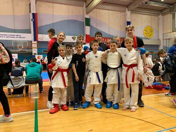 Polzelski karateisti odlično nastopili v Luciji