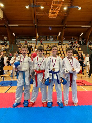 Karate klub Polzela uspešen na mednarodnem tekmovanju v Postojni