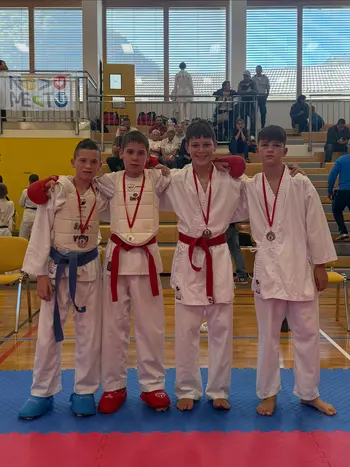 Mladi karateisti Karate kluba Polzela navdušili na Kozjanskem zmaju