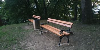 Obnovljene Klopi v Parku Šenek