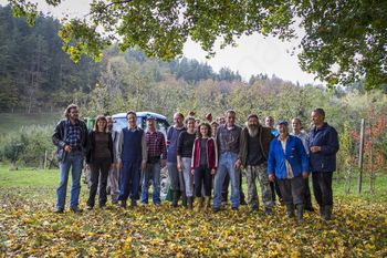 Obiranje jabolk z brezdomci Obiranje jabolk z brezdomci