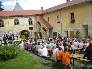 "Socka poje, pleše in igra" navdušila obiskovalce