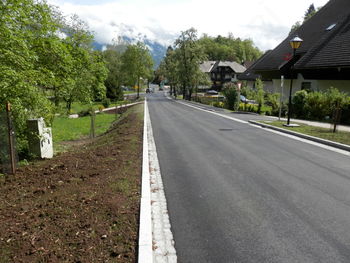 Obnovljena cesta na Blejski grad