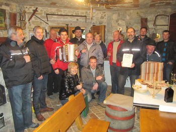 Prvi obisk »hramov« v Žapužah