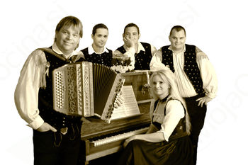 25. let ansambla MIKOLA