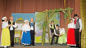 Navaden človek gledališka igra