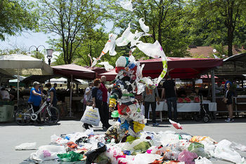 Bagfoot opozarja na problematiko plastičnih vrečk 