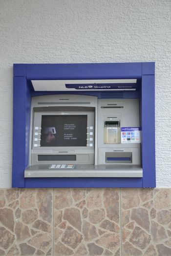 So bankomatu na Vrzdencu šteti meseci?