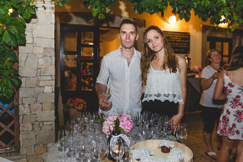 Vinski bar B'tega na Brjah Vinski bar B'tega na Brjah