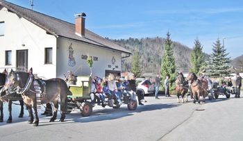 Iz tradicije za prihodnost – izdelovanje cvetnonedeljske butarice Iz tradicije za prihodnost – izdelovanje cvetnonedeljske butarice