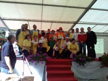 V parku pri graščini je prijetno dišalo ... V parku pri graščini je prijetno dišalo ...