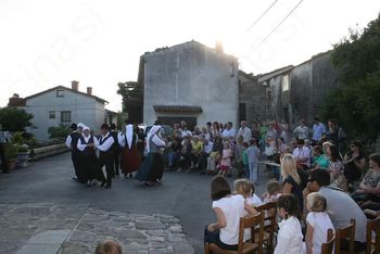 Uradno odprtje Waldorfskega vrtca Zlata ptica Uradno odprtje Waldorfskega vrtca Zlata ptica