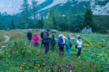 90 letnica prvega zavarovanja Doline Triglavskih jezer 90 letnica prvega zavarovanja Doline Triglavskih jezer