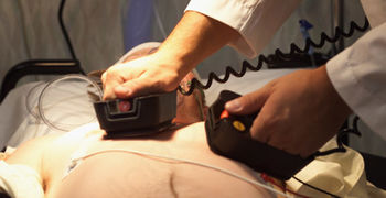 Prvi defibrilator v gasilskem vozilu Prvi defibrilator v gasilskem vozilu