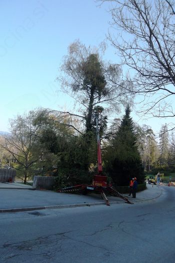 Obnavljajo meteorni kanal Obnavljajo meteorni kanal