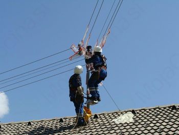Delo pod napetostjo, da dobava električne energije ni motena