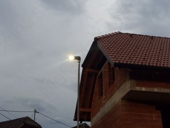 V Dobindolu zasvetila javna razsvetljava 