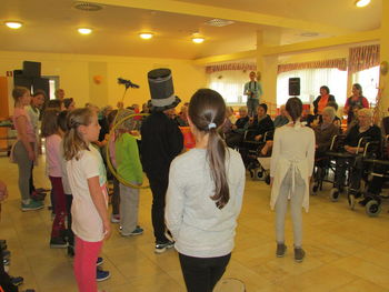 Preteklost ni nepomembna, zaradi preteklosti je sedanjost lepša.