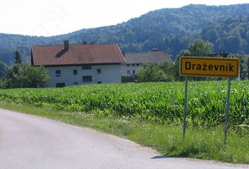 Začetek gradnje pločnika Razori–Podsmreka