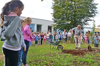 Ob tednu kulture posadili drevo