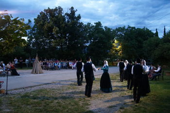 Ob dnevu državnosti s plesom po naših krajih