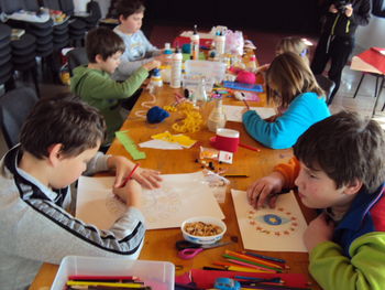 Ustvarjalno tudi v prebujajočo se pomlad Ustvarjalno tudi v prebujajočo se pomlad