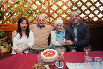 NAJSTAREJŠA OBČANKA - MILKA KUHAR NAJSTAREJŠA OBČANKA - MILKA KUHAR