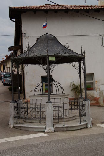 Najstarejši pǝč v Mirnu