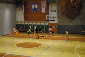 RAZPIS ZA DODELITEV TERMINA ZA UPORABO ŠPORTNE DVORANE VRANSKO V NOVEM ŠOLSKEM LETU 2012/2013 ZA ŠPORTNA DRUŠTVA, KLUBE, REKREATIVNE SKUPINE IN PODJETJA IZ OBČINE VRANSKO IN OKOLICE