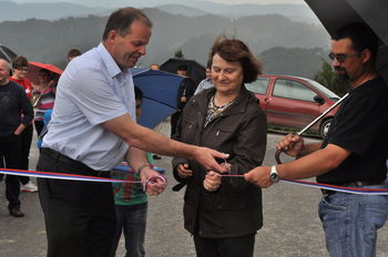 V občini vse več asfaltiranih cest 