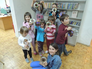 Po pravljici diši ...