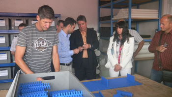 SCHIKI ODPIRA NOV PROIZVODNI OBRAT PLASTIKE