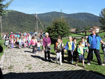 SIMBIOZA -  Medgeneracijski pohod v Desklah