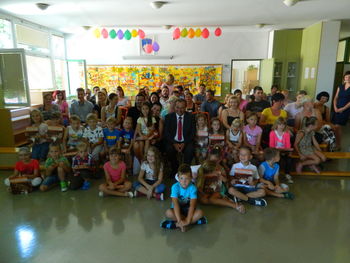 Župan že prvi šolski dan delil petke 