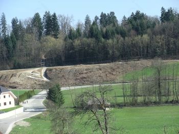 Šolarji iz KS Rafolče sedaj varno čez most in z lahkoto čez Skrhanijo
