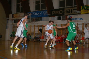 Nočni termin rekreacije v športni dvorani Slovenske Konjice 