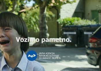 Uporaba mobilnega telefona med vožnjo
