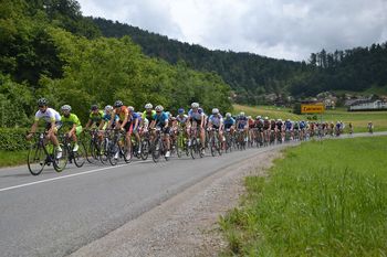 Pomahali smo kolesarjem na maratonu Franja Pomahali smo kolesarjem na maratonu Franja