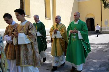 Praznovanje v Vojniku – 45 let duhovništva in 70 let župnika Antona Pergerja