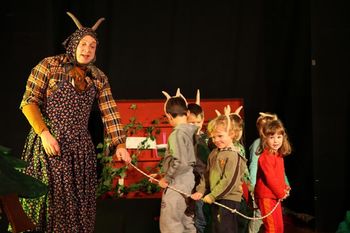  Tržiške poletne prireditve: otroška gledališka predstava; Gledališče iz kovčka