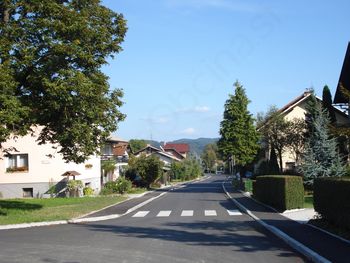 Zaključena gradbena dela na Stari cesti na Prevojah