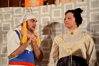 NA KMETIH - komedija za odrasle v izvedbi DOBER DAN TEATRA