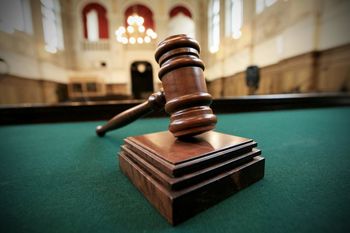 POROČILO O OPRAVLJENIH POSTOPKIH NA PODROČJU PREMOŽENJSKO PRAVNIH ZADEV V LETU 2015