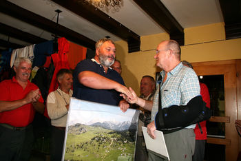 Moški pevski zbor Janko Kersnik zapel na Mali planini