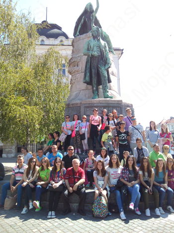 Učenci Osnovne šole Vransko-Tabor so tokrat gostili folkloriste iz Delčeva.
