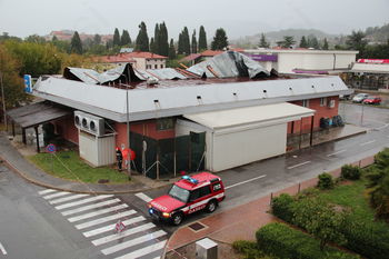 Neurje nad Šempetrom, odkrita streha  