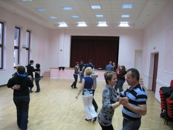 Plesni tečaj v Boštanju - začetna stopnja